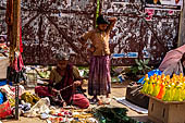 Street sellers near the Swamimalai temple. 